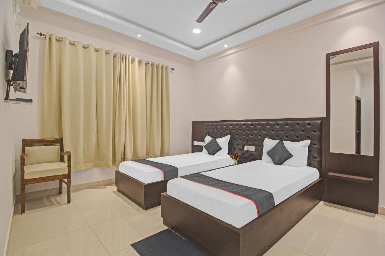 Super Townhouse Centre Point Inn Near Esplanade Metro Station Kalkutta Exterior foto