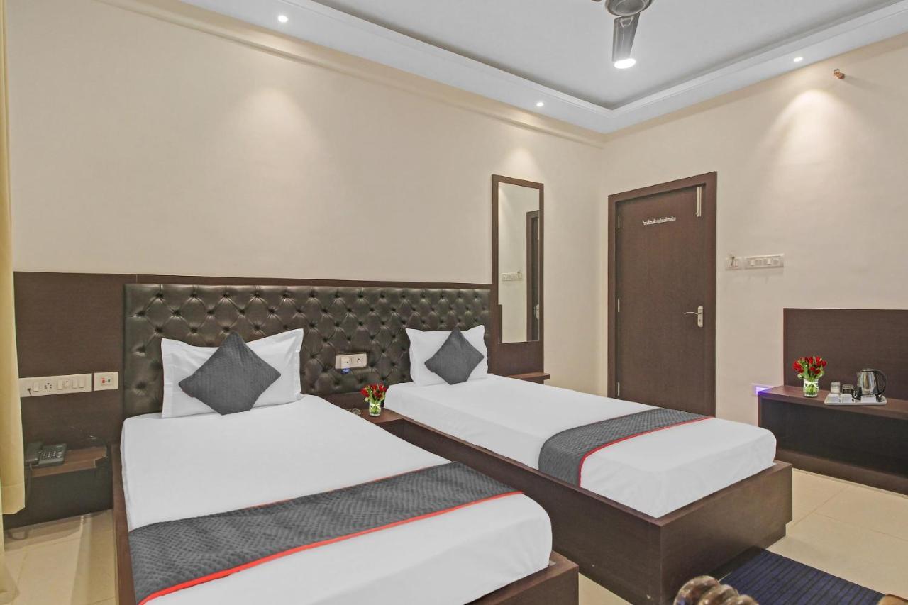 Super Townhouse Centre Point Inn Near Esplanade Metro Station Kalkutta Exterior foto