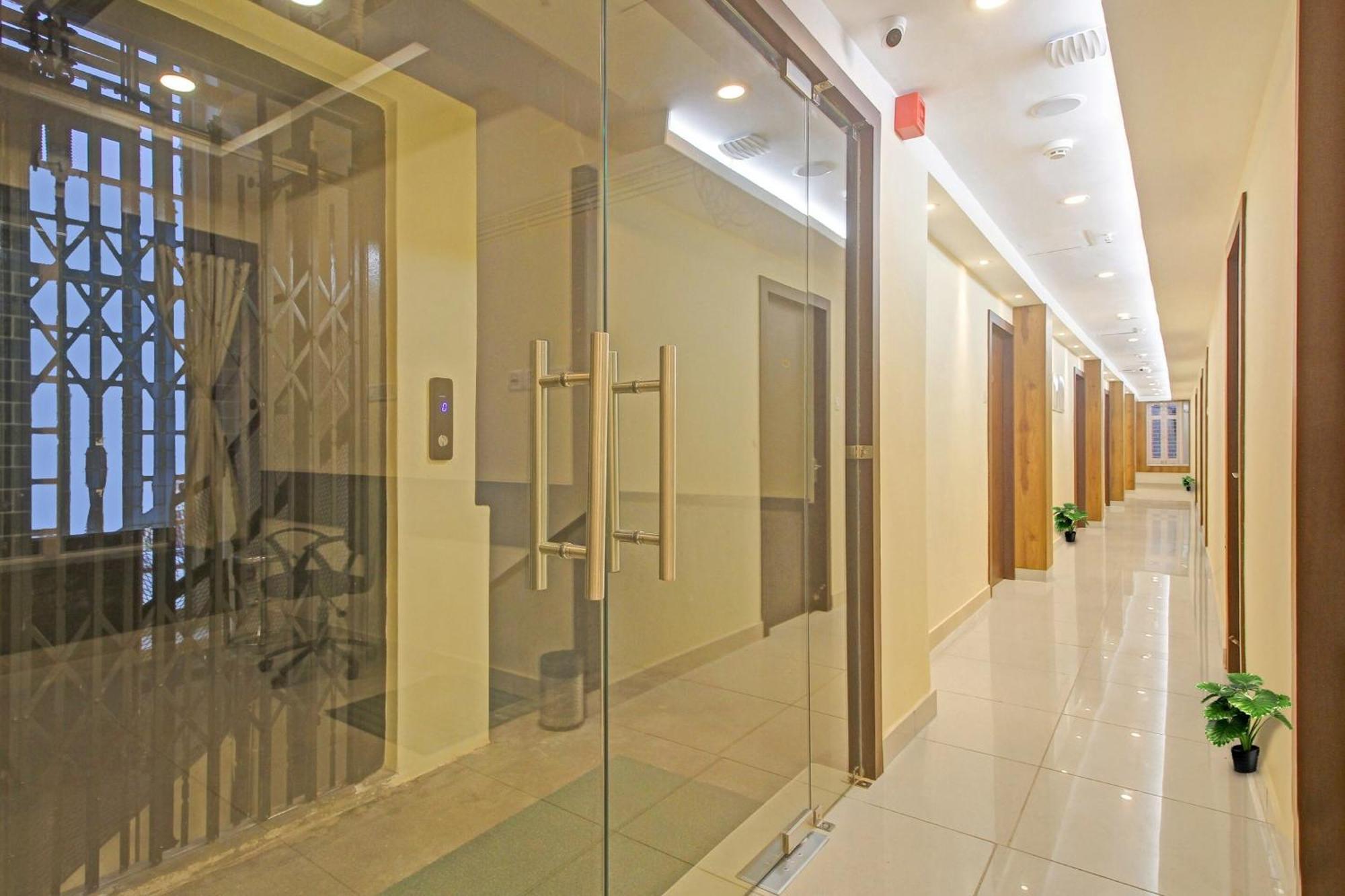 Super Townhouse Centre Point Inn Near Esplanade Metro Station Kalkutta Exterior foto