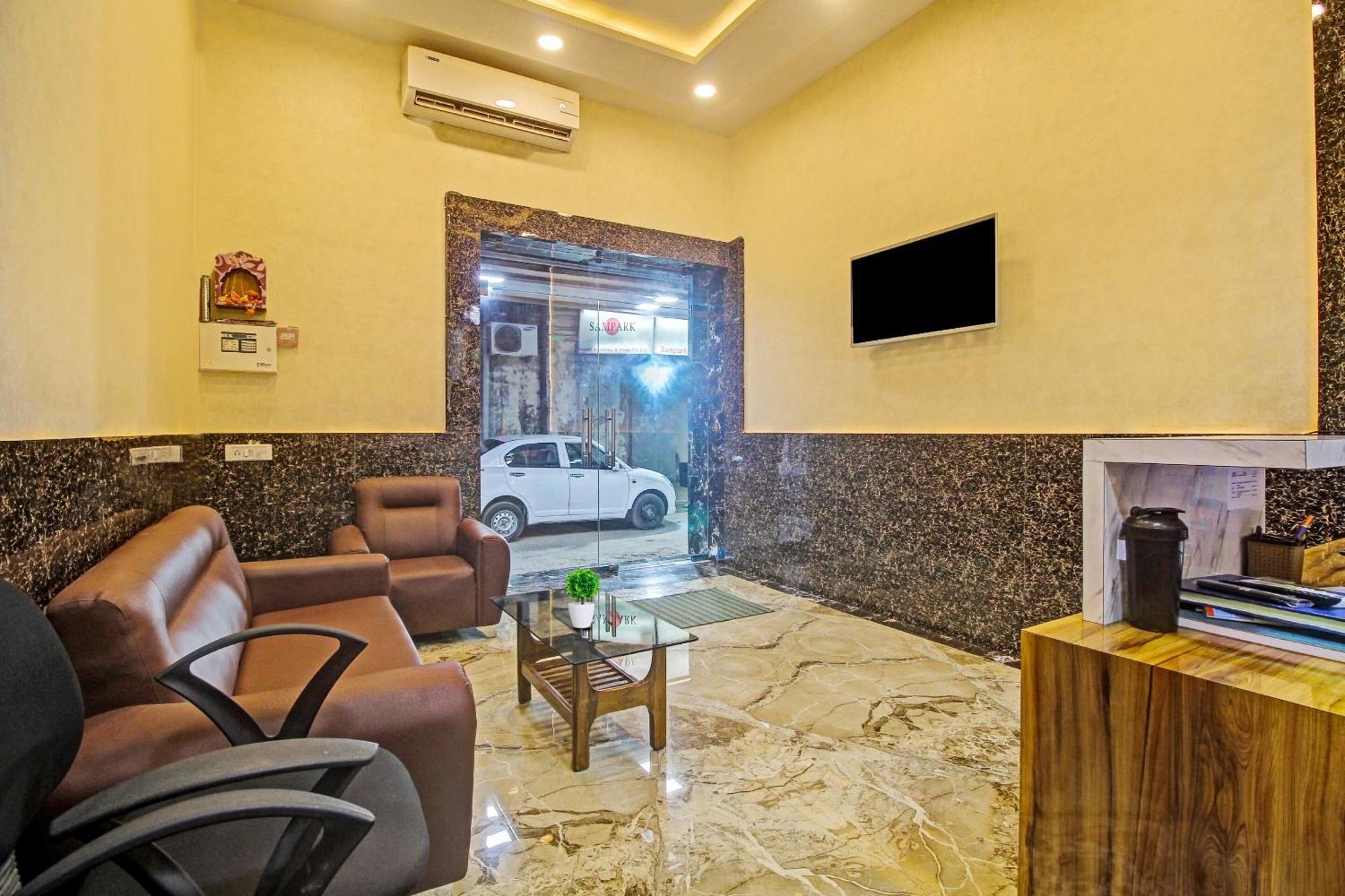 Super Townhouse Centre Point Inn Near Esplanade Metro Station Kalkutta Exterior foto